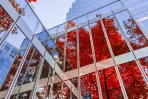 High-performance insulated glass unit for a high-rise building