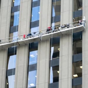 High-access mobilization for high-rise glass replacement