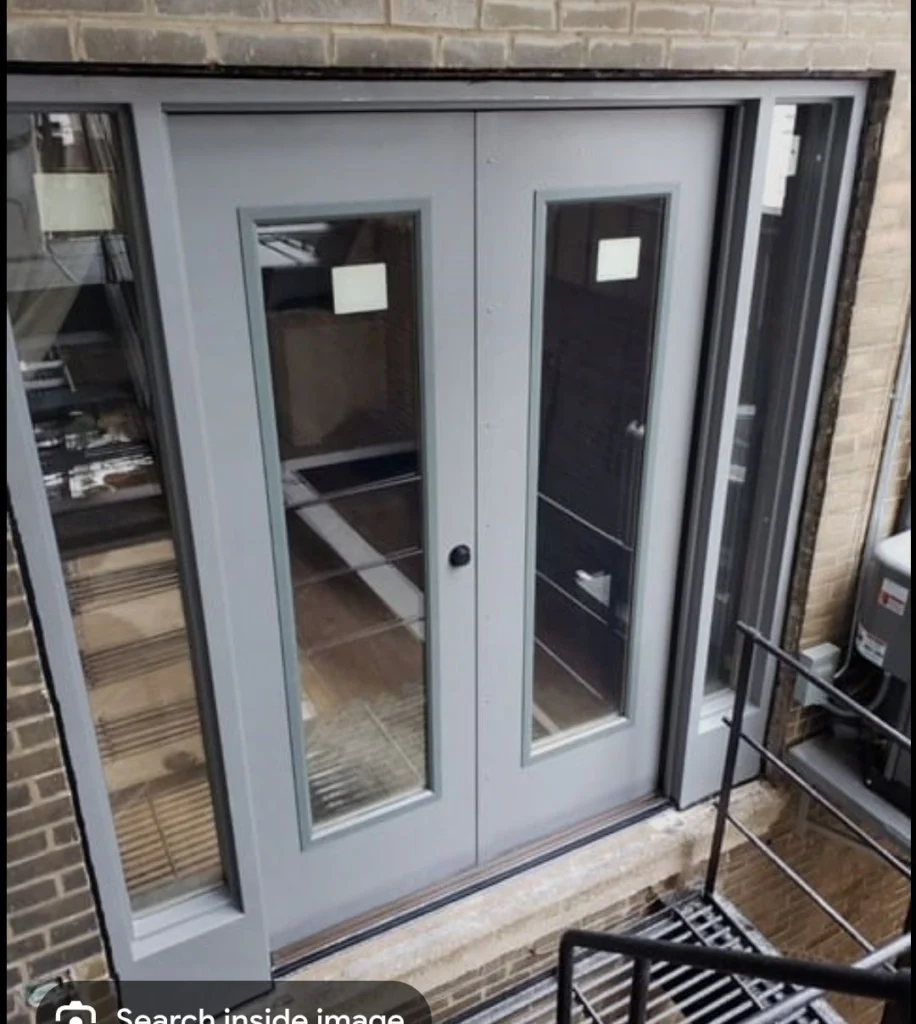Glass entrance door and sidelite service example from the Glass Repair Canada portfolio