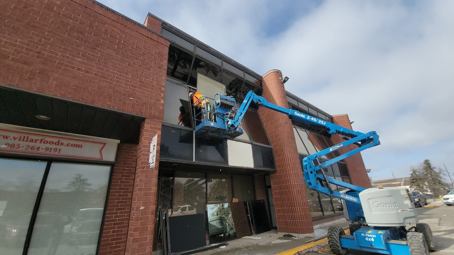 Commercial window repair for a managed property