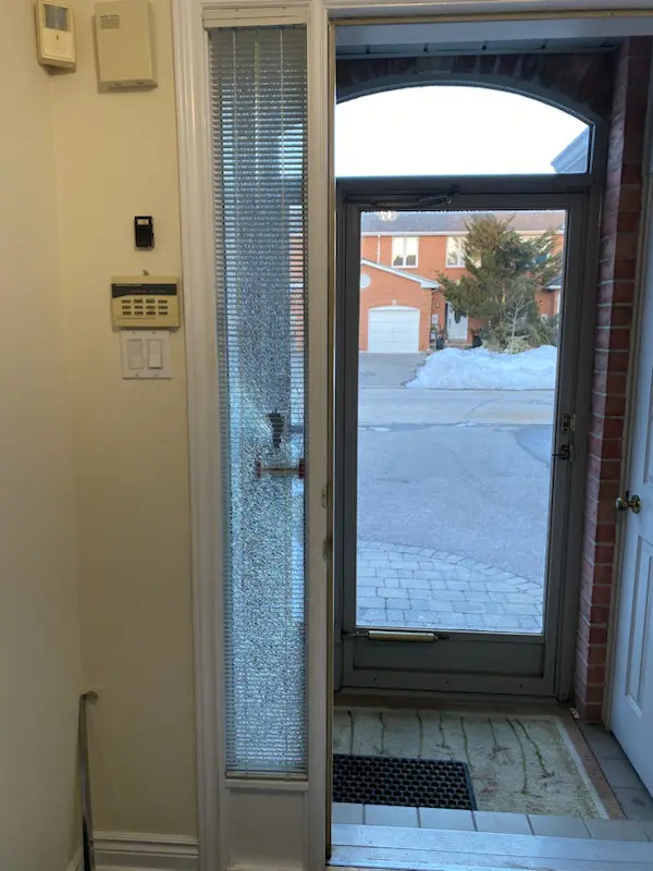 Residential entry door glass example from the Glass Repair Canada portfolio